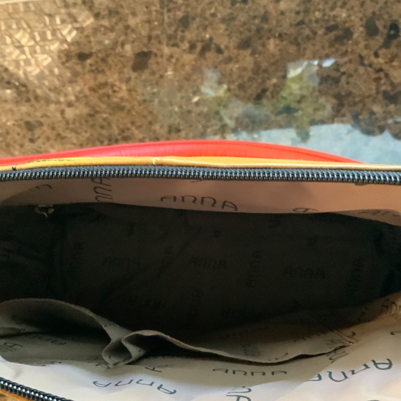 ANNA BY ANUSHKA - HAND PAINTED HANDBAG - NWOT - Picture 4 of 8